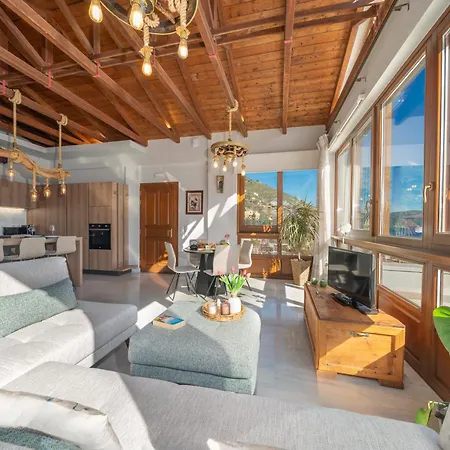 Sea Rock Apartment